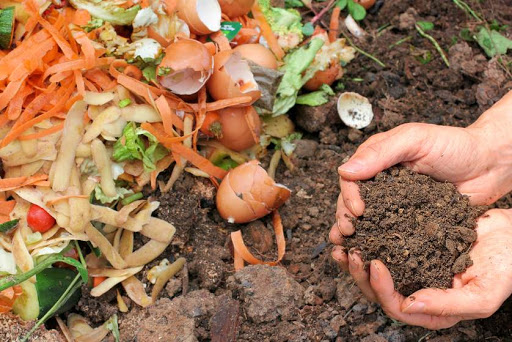 Kompostovanie 1 . - založenie kompostu v záhrade